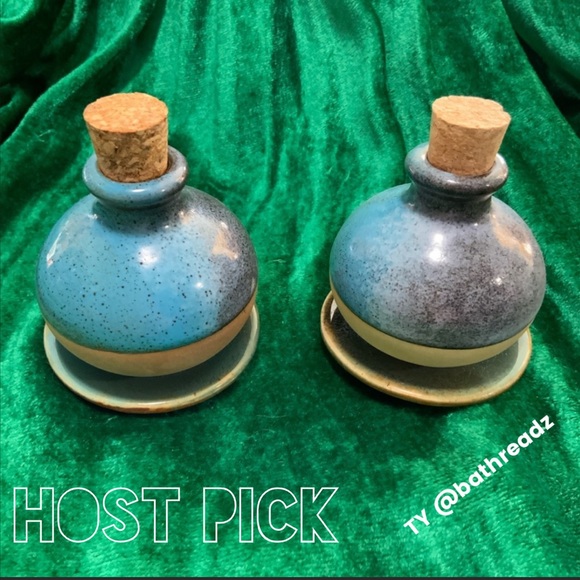 Pair of Oil Diffusers - Picture 2 of 10